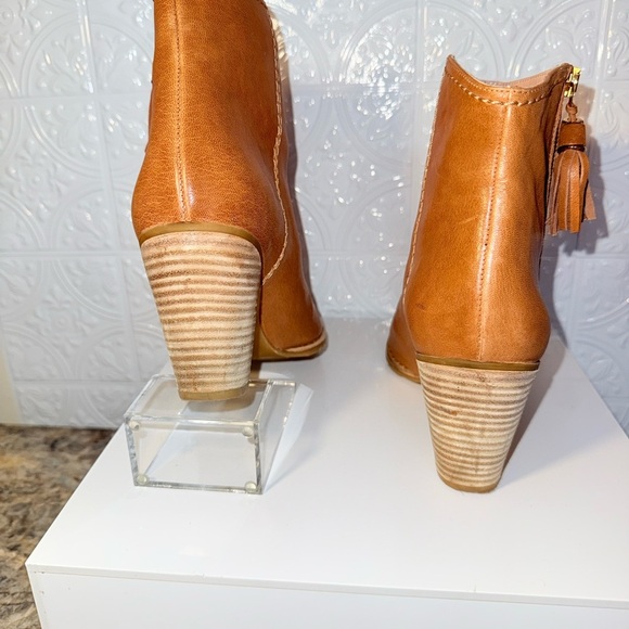 NWOB Authentic Stuart Weitzman Boots - Picture 5 of 6